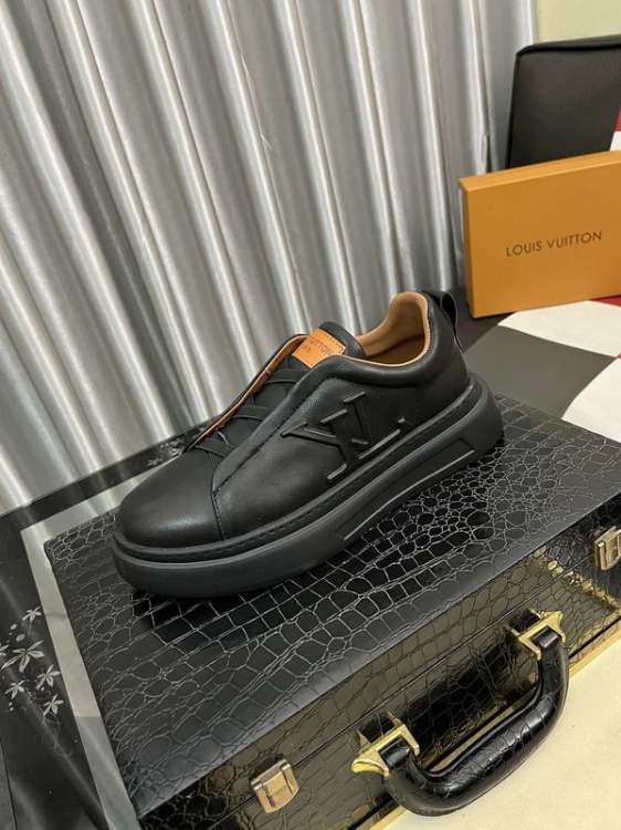 Picture of Louis Vuitton Shoes _SKULVsz38-44hnq112315790